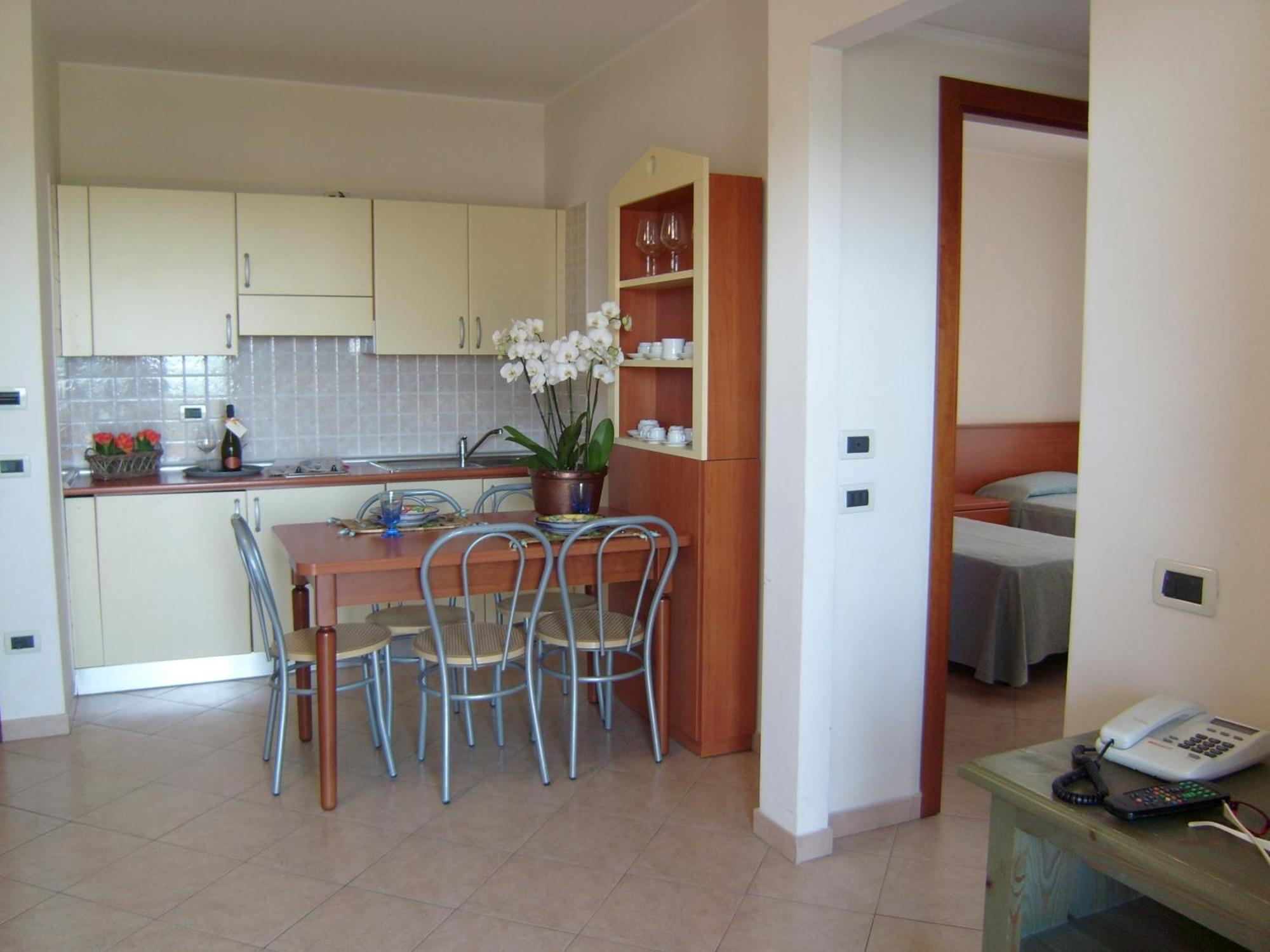 Residence Torre Del Mar Alba Adriatica Phòng bức ảnh