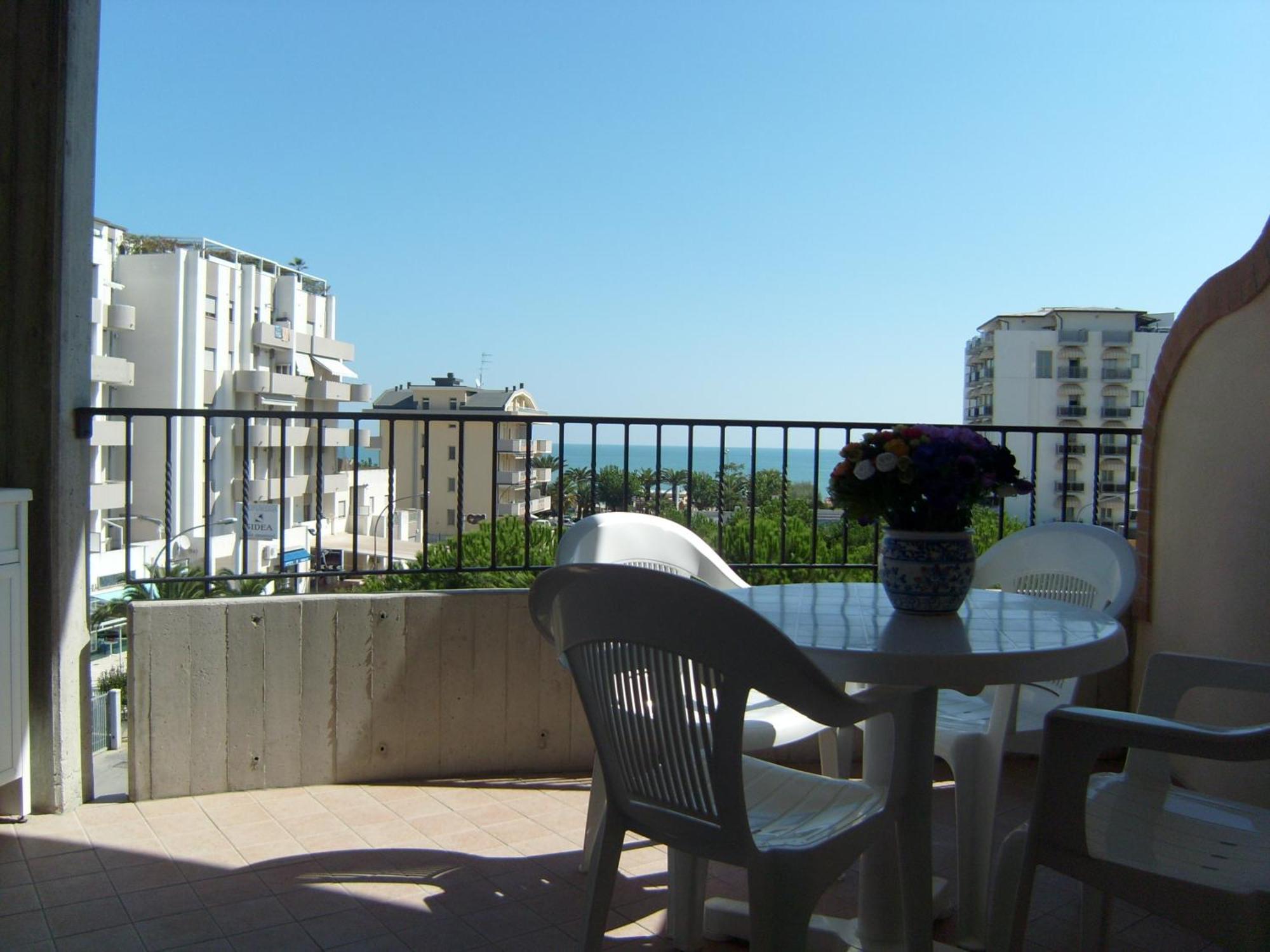 Residence Torre Del Mar Alba Adriatica Phòng bức ảnh