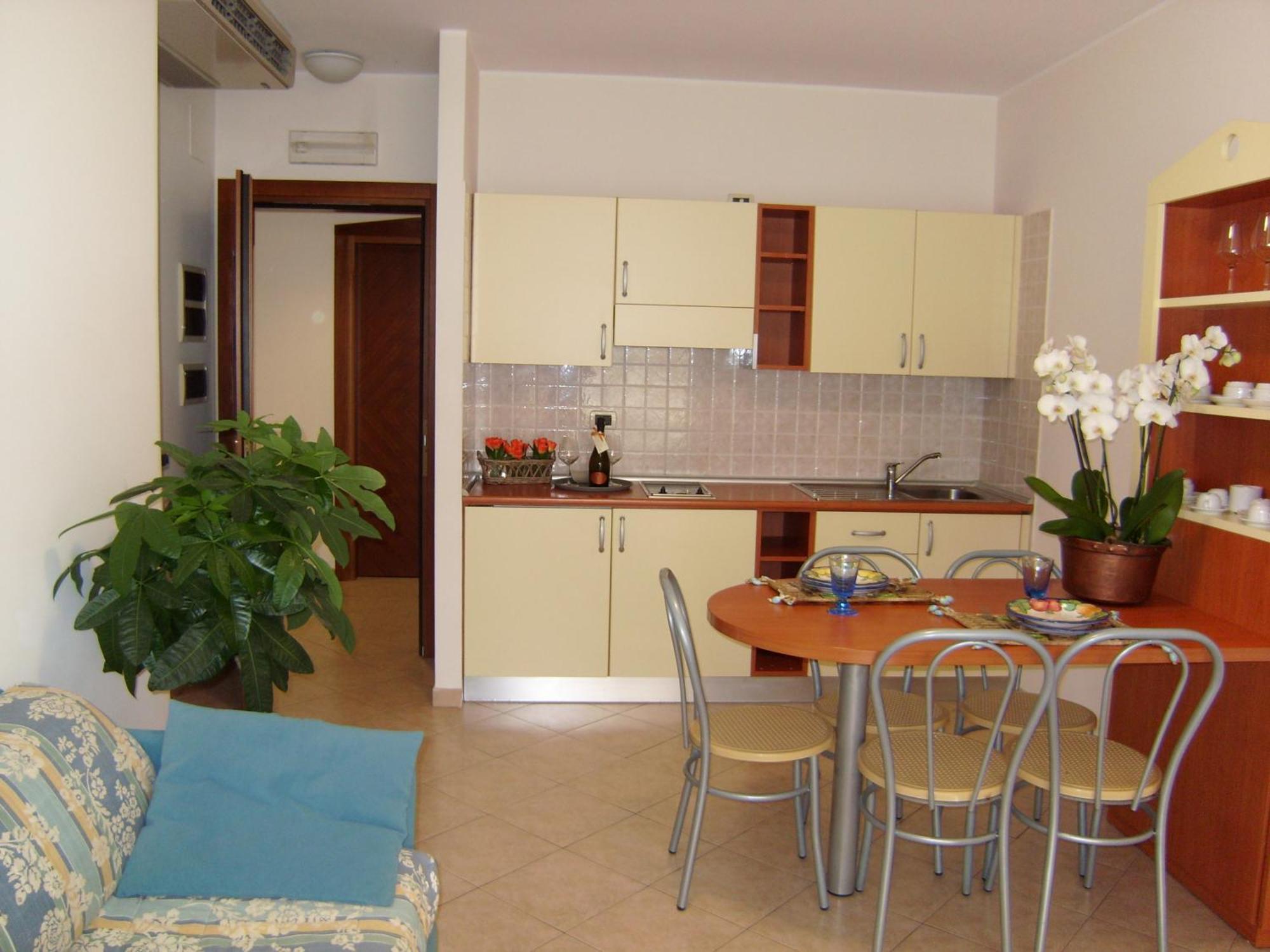 Residence Torre Del Mar Alba Adriatica Phòng bức ảnh