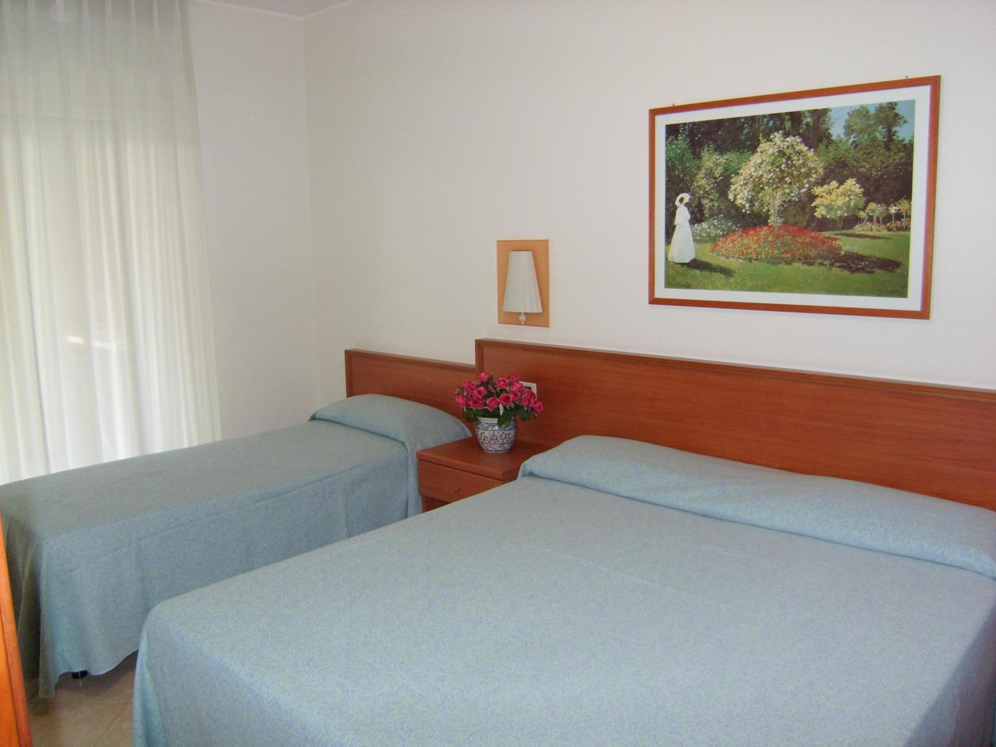 Residence Torre Del Mar Alba Adriatica Phòng bức ảnh