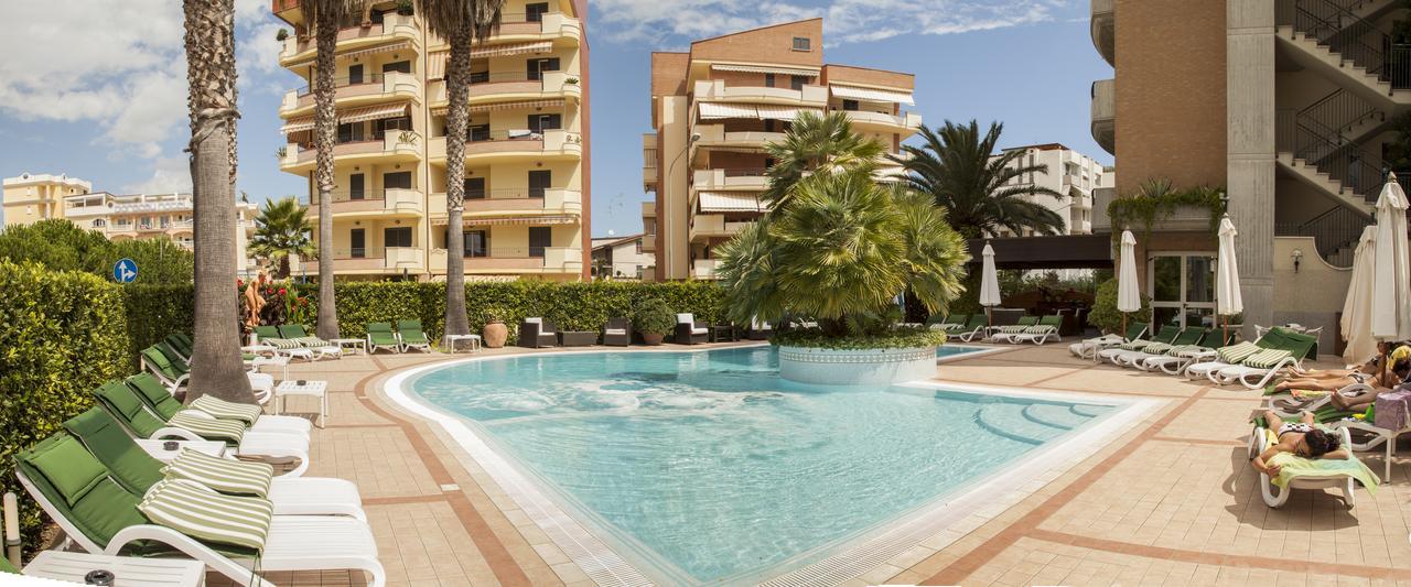 Residence Torre Del Mar Alba Adriatica Ngoại thất bức ảnh